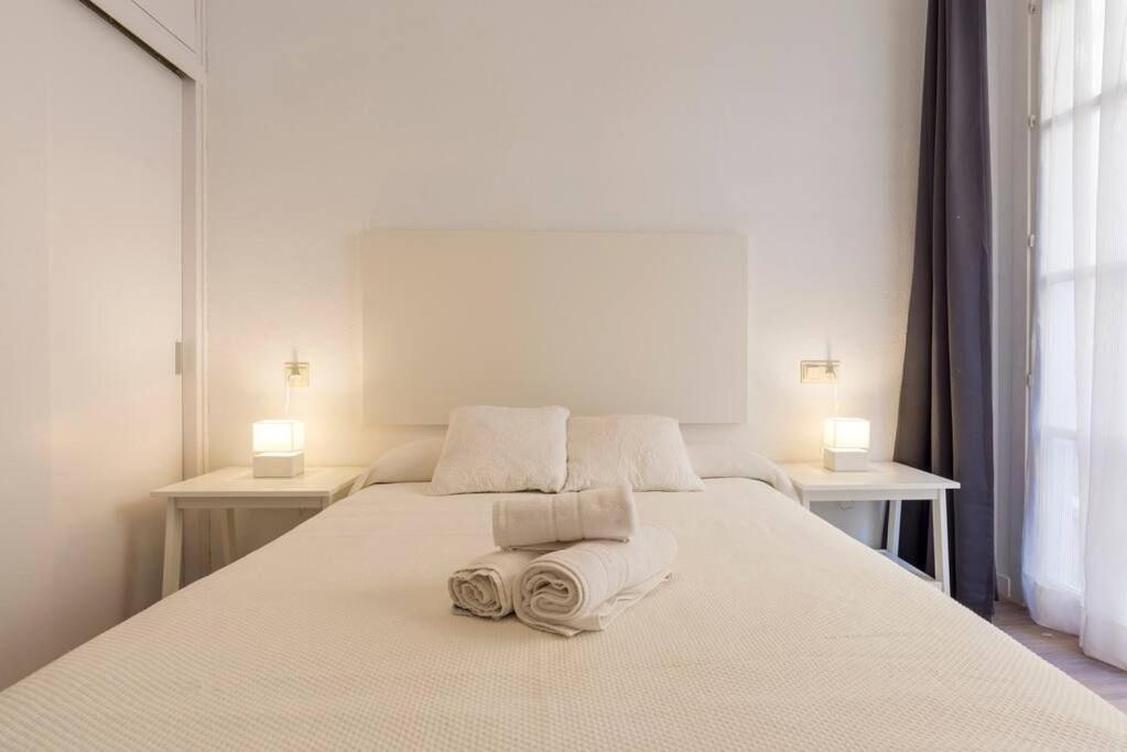 Cathedral Suites Malaga Room photo